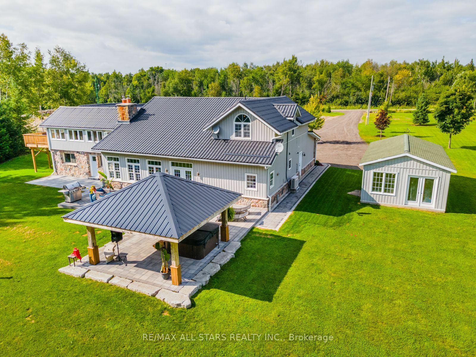 Property Photo: 4570 Fallis Rd ON L0B1L0