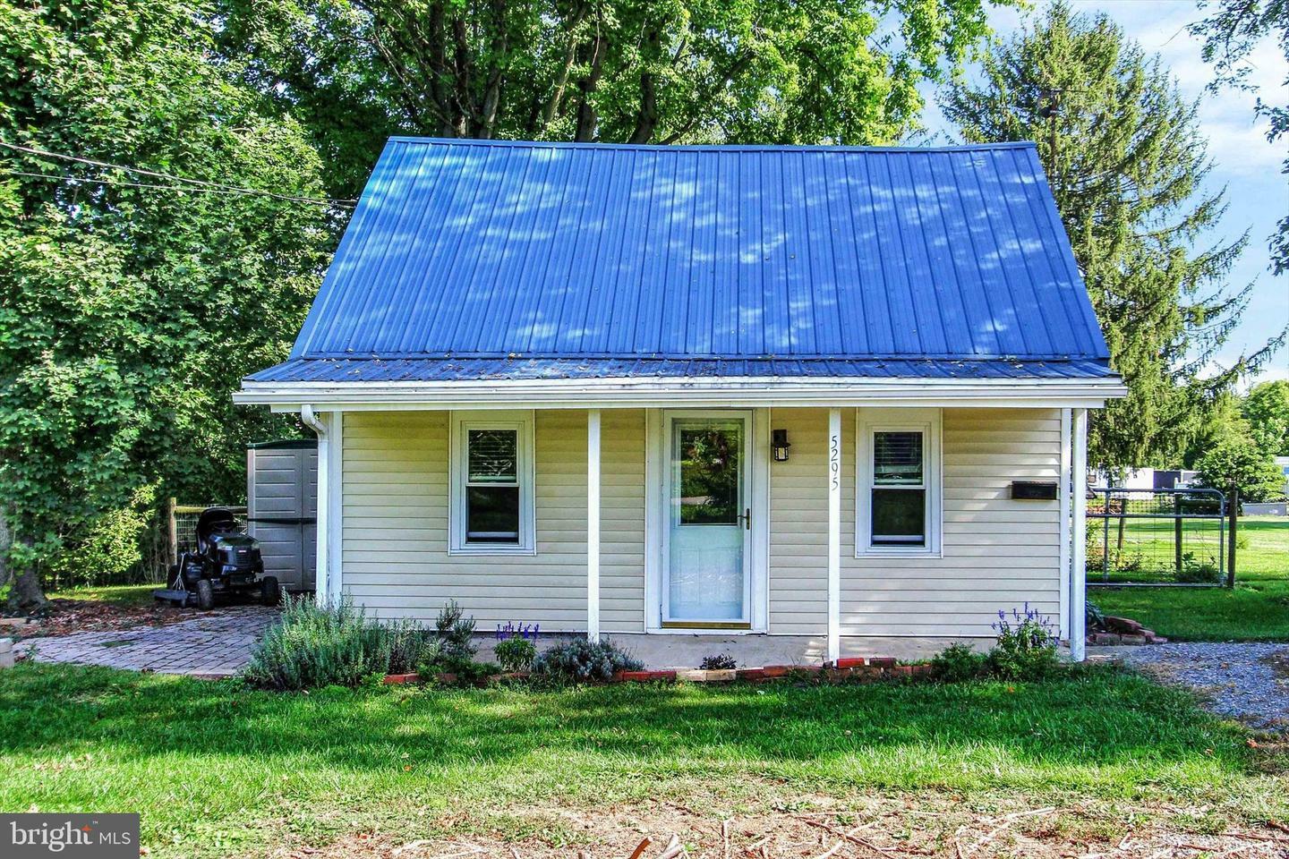 Property Photo:  5295 E Berlin Road  PA 17316 