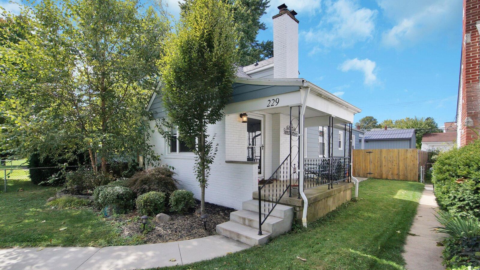 Property Photo:  229 S Westmoor Avenue  OH 43204