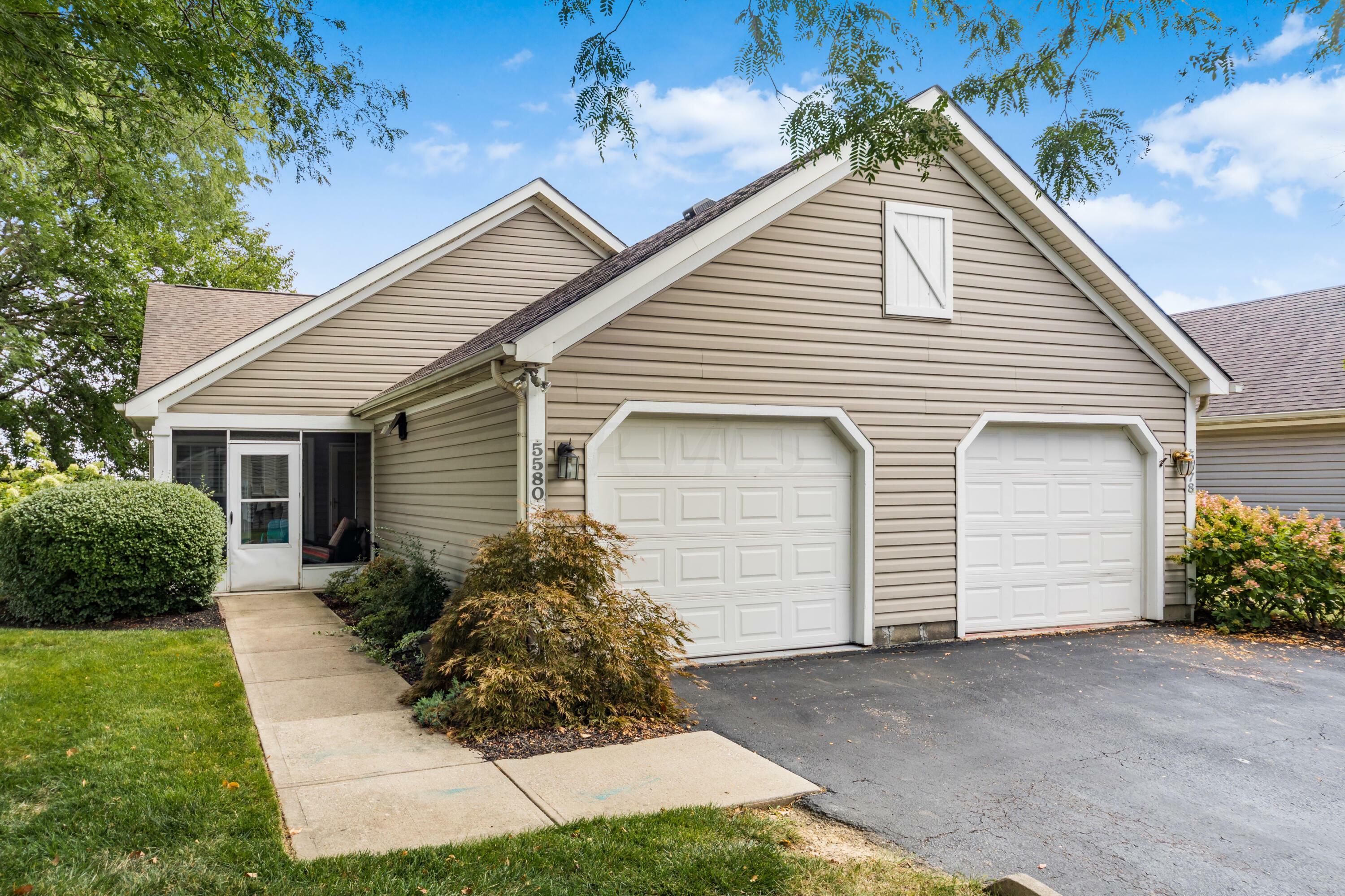 Property Photo: 5580 Parkshire Drive OH 43229