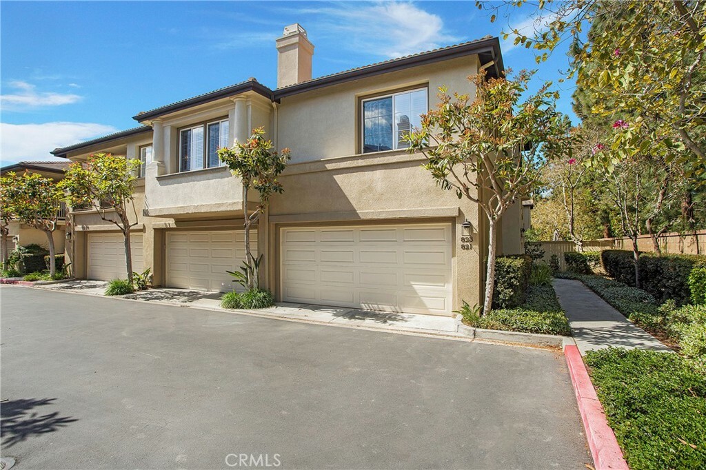 Property Photo:  803 Yorkshire  CA 92620 