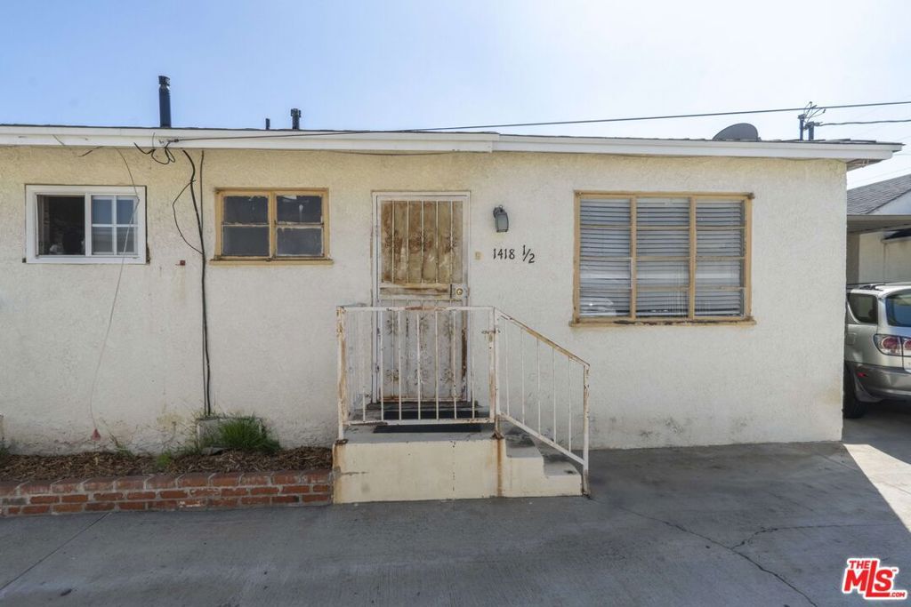 Property Photo: 1418 W 97th Street CA 90047