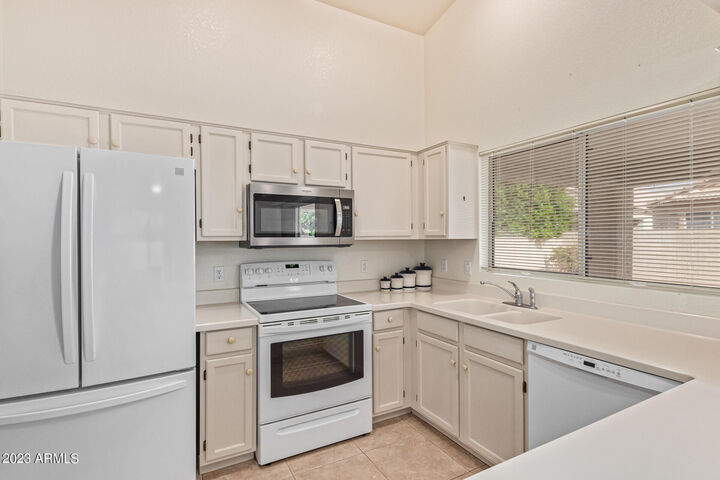 Property Photo:  13964 W Paiute Trail  AZ 85374 