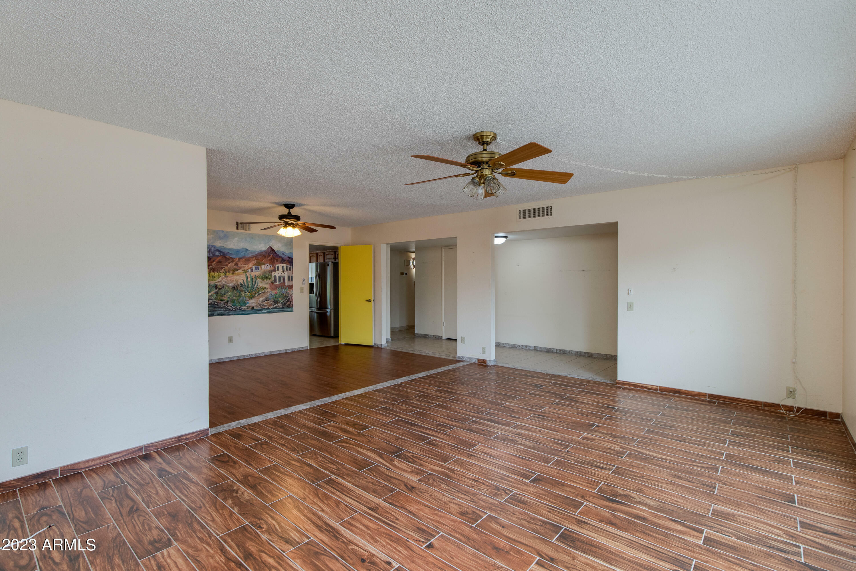 Property Photo:  1033 E Village Circle Drive S  AZ 85022 