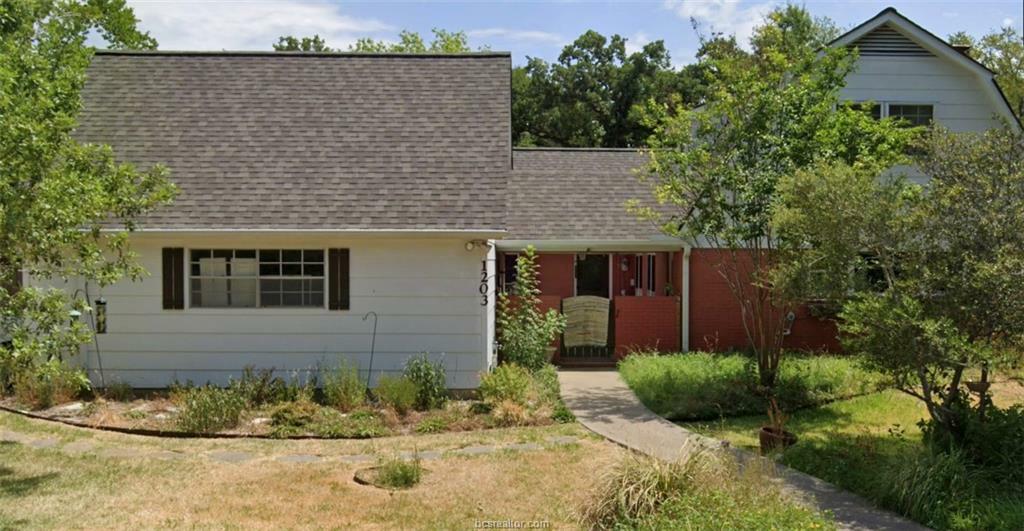 Property Photo: 1203 Merry Oaks Drive TX 77840-2608