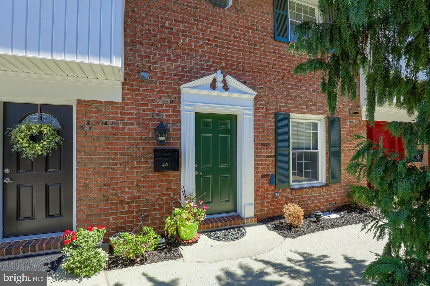 Property Photo:  421 W Caracas Avenue  PA 17033 