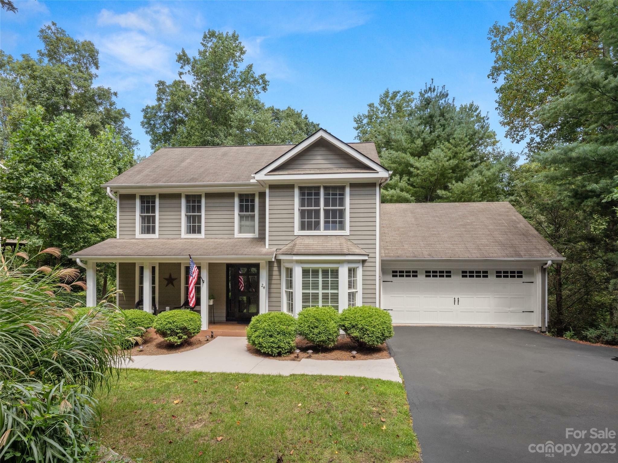 Property Photo:  24 Weston Heights Drive  NC 28803 