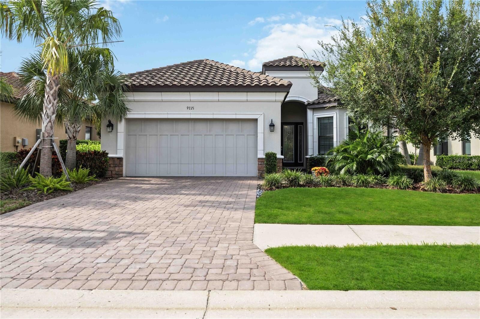 Property Photo:  9721 Highland Park Place  FL 34221