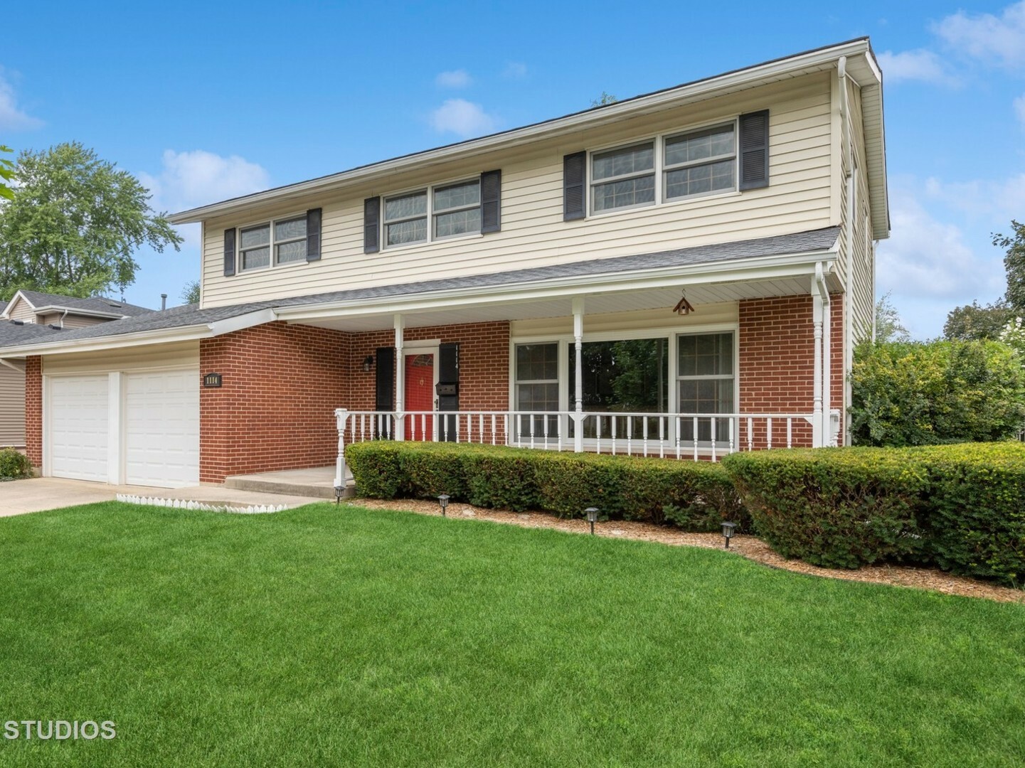 Property Photo:  1114 E Greenwood Drive  IL 60056 