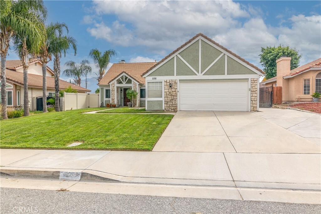 Property Photo:  526 Bolt Lane  CA 92544 