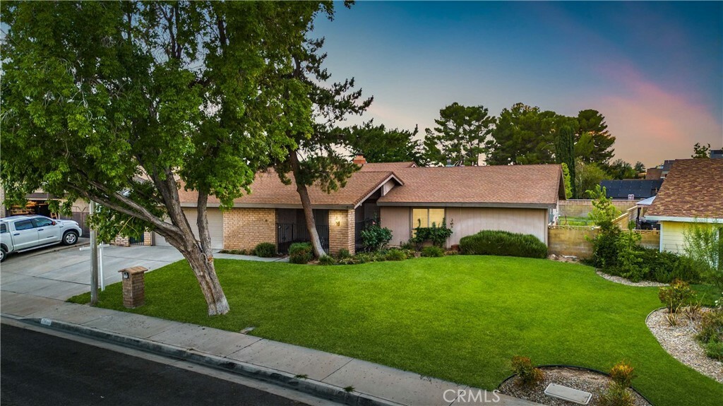 Property Photo: 44015 28th Street W CA 93536