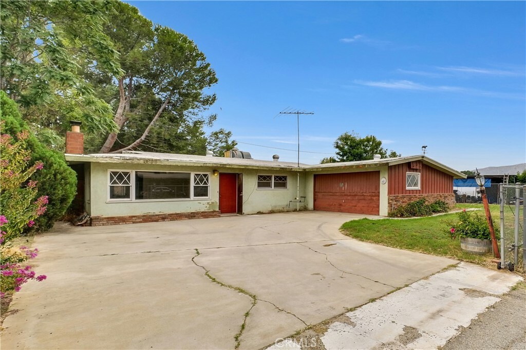 Property Photo: 5874 Chadbourne Avenue CA 92505
