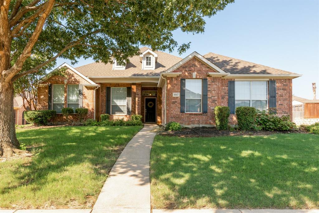 Property Photo:  1817 Clear Summit Lane  TX 76063 