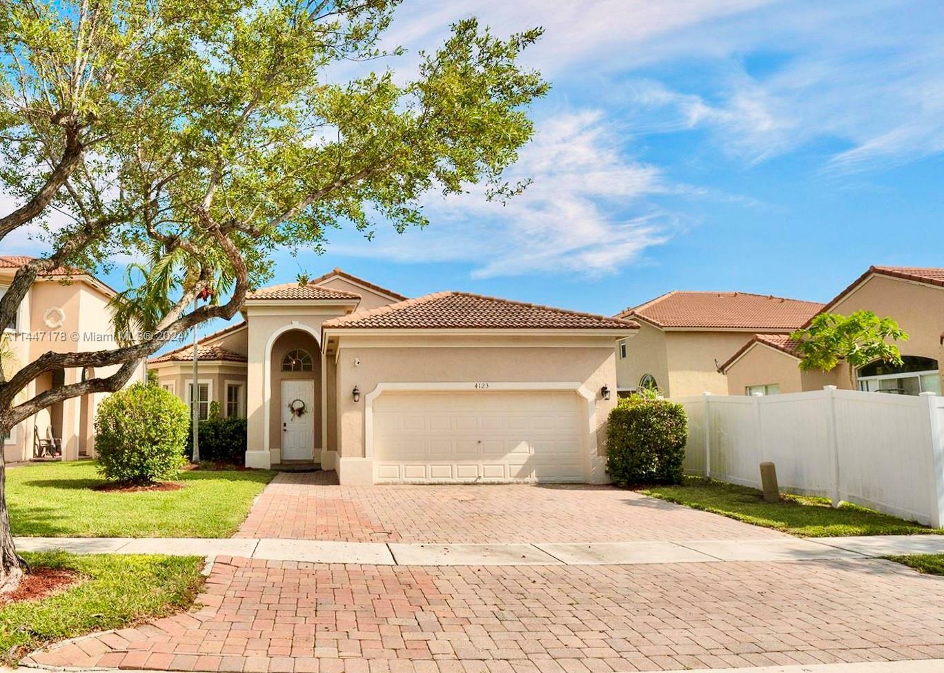 Property Photo: 4123 NE 22nd St FL 33033