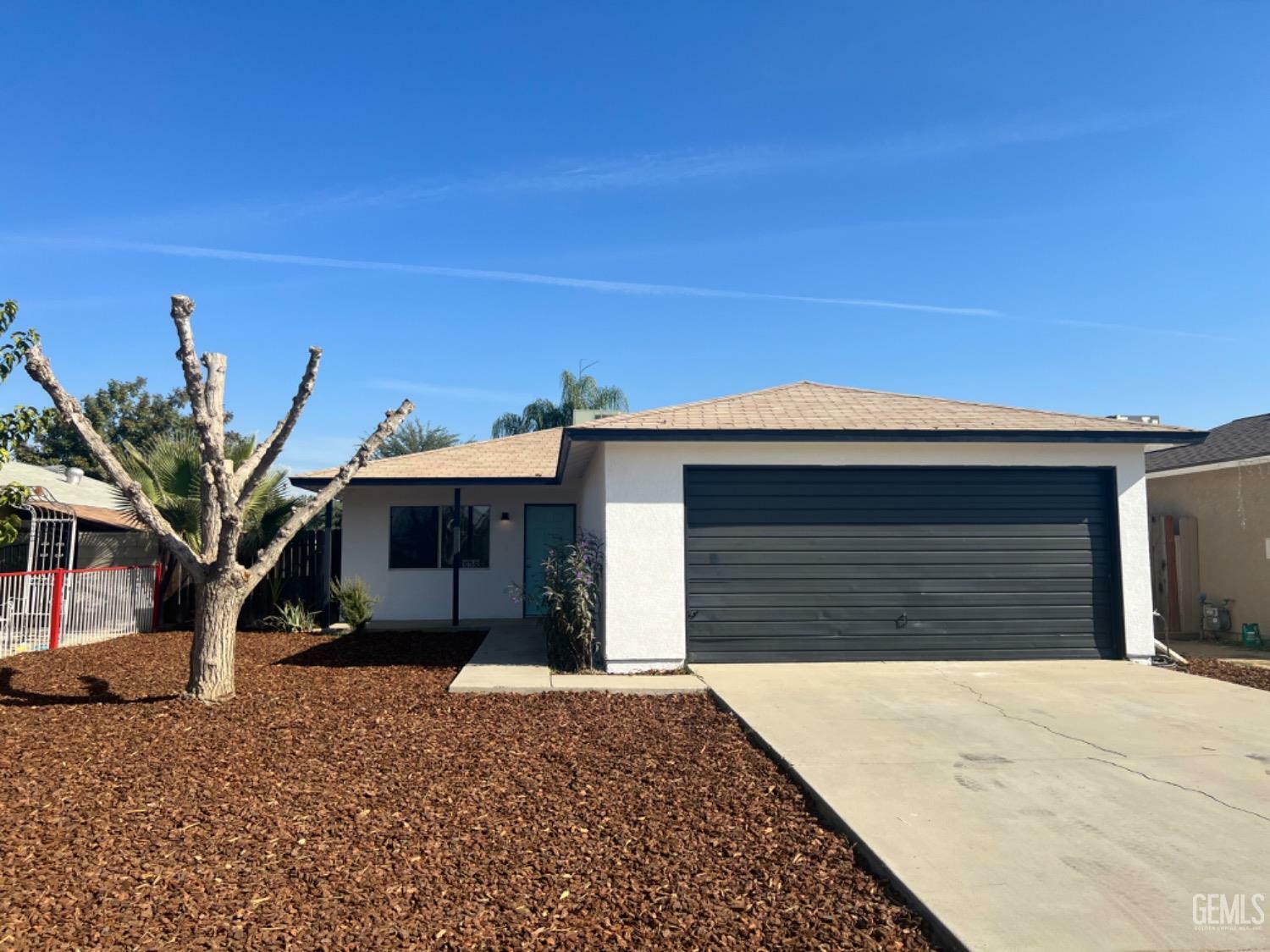 Property Photo: 502 10th Street CA 93250