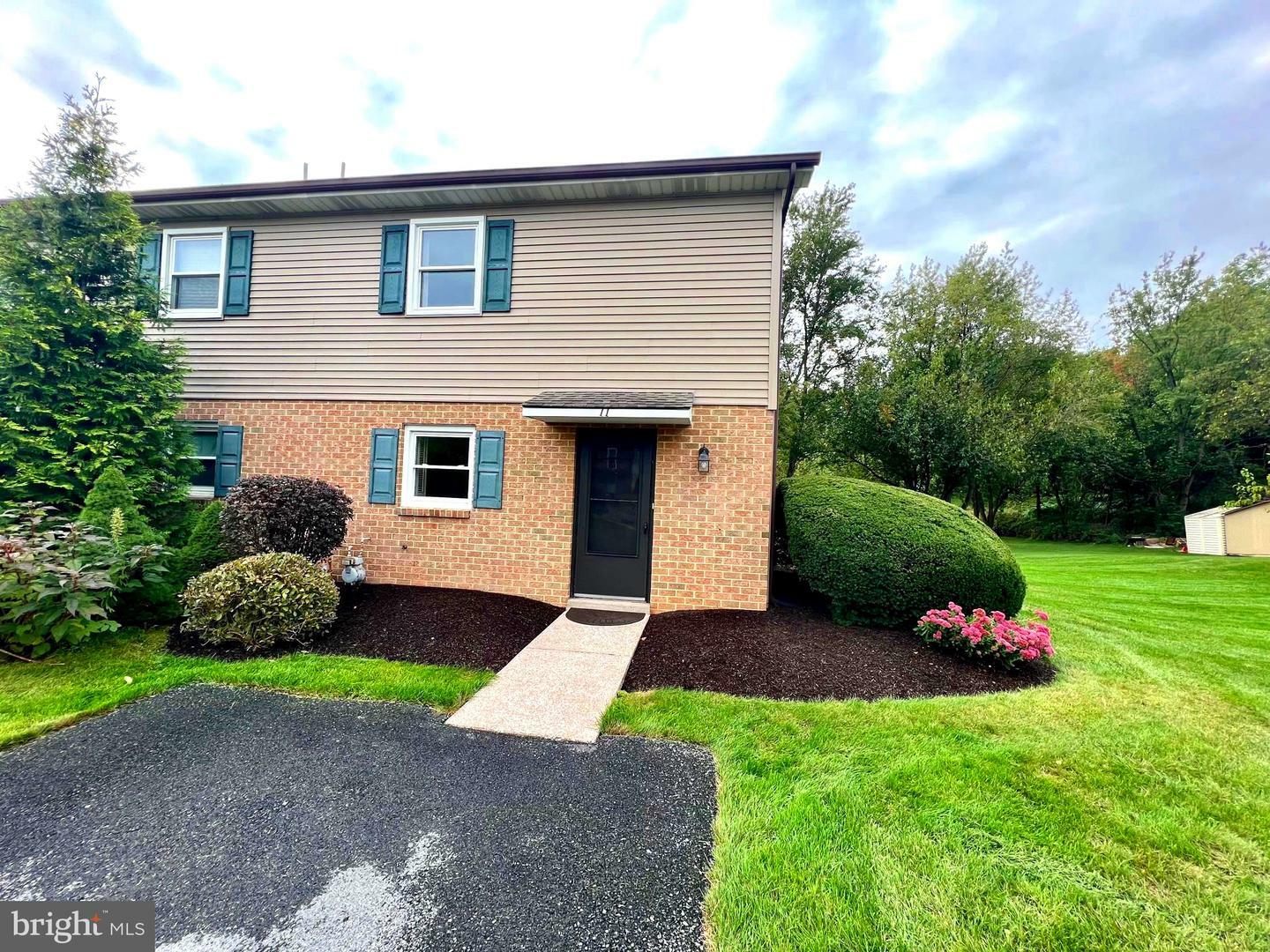 11 Dartmouth Court  Mechanicsburg PA 17055 photo