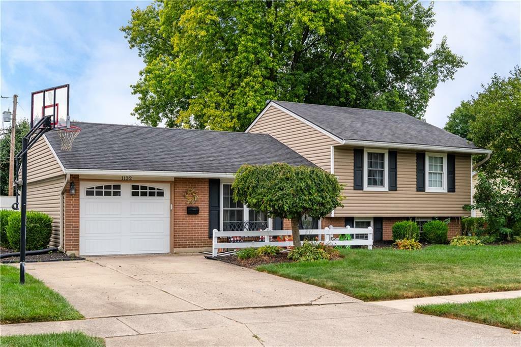 Property Photo:  1132 Londonderry Drive  OH 45377 