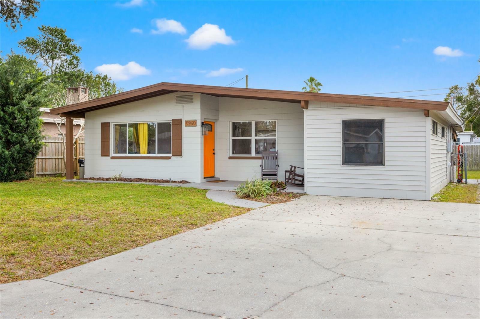 Property Photo:  5260 48th Avenue N  FL 33709 