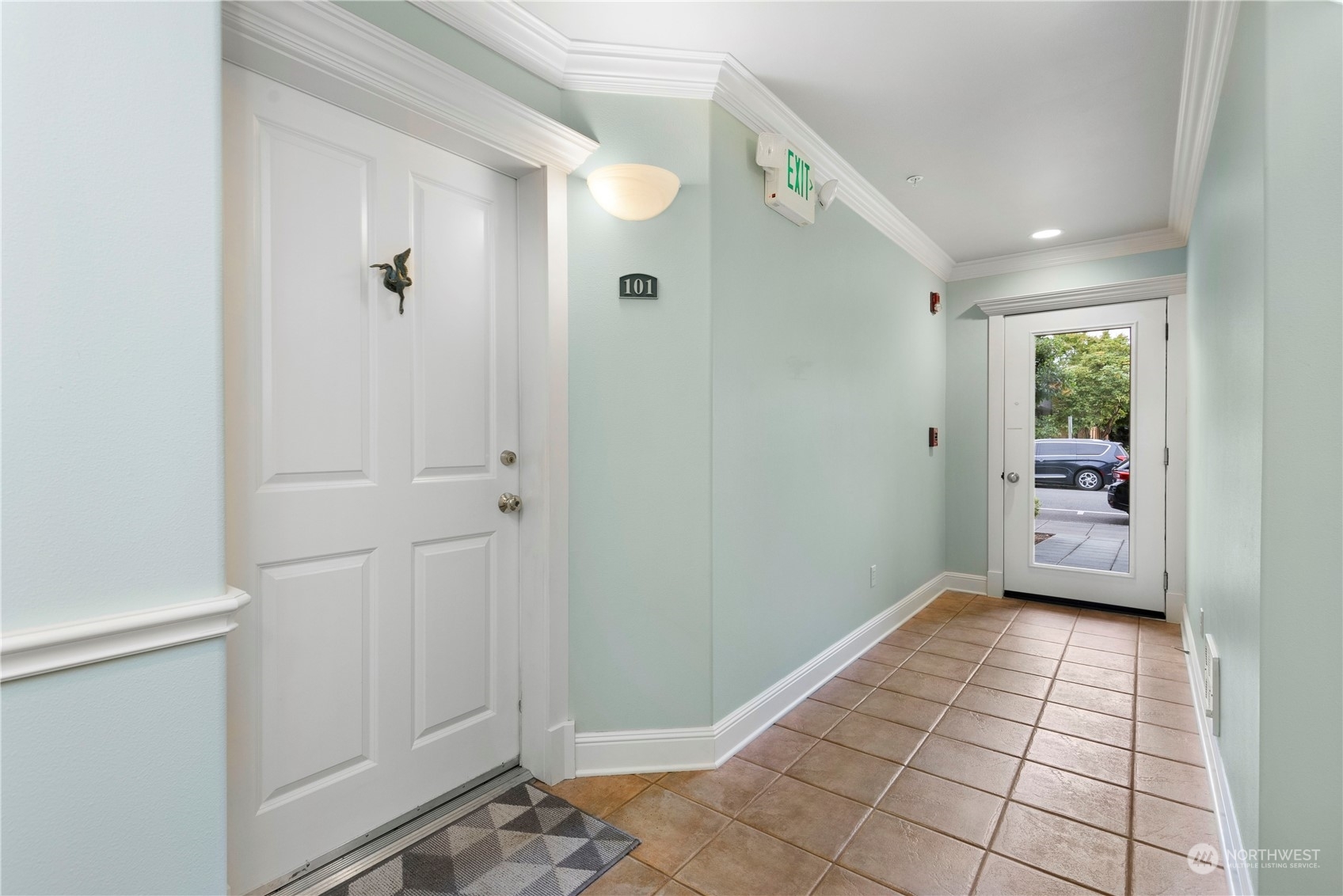 Property Photo: 239 4th Avenue S 101 WA 98020
