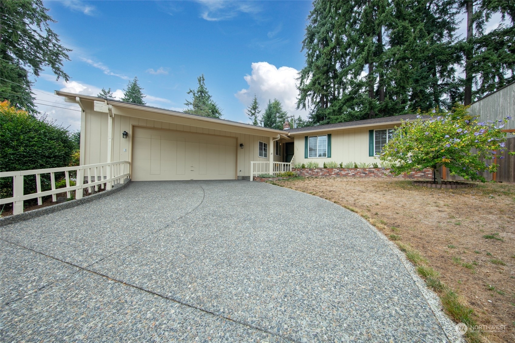 Property Photo:  502 N 170th Place  WA 98133 