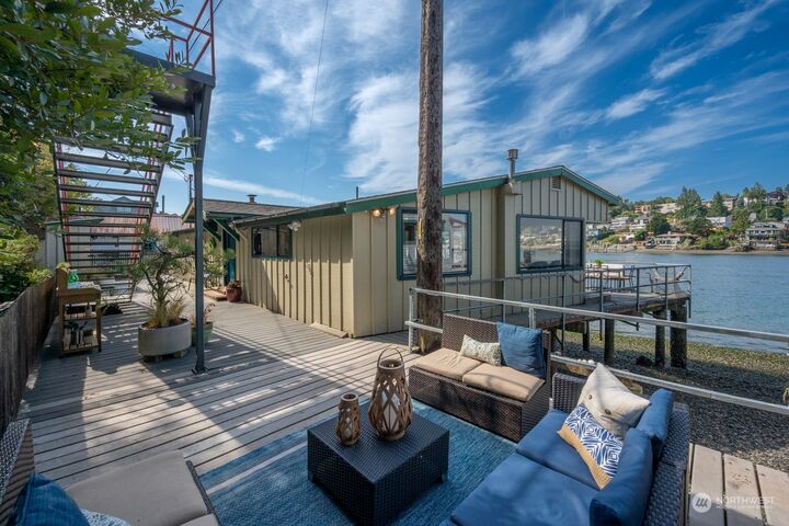 2 bed Seattle home for sale 5623 Seaview Avenue NW, Seattle, WA 98107