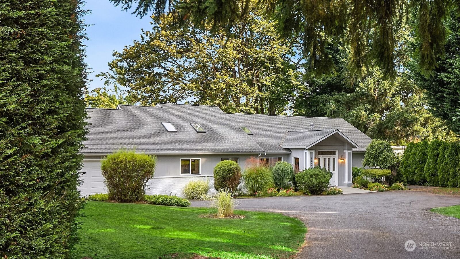 Property Photo:  11302 E Riverside Drive  WA 98011 