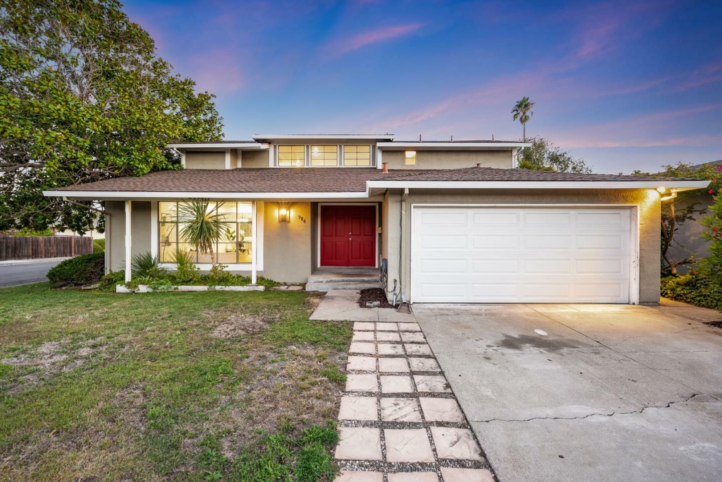 Property Photo:  980 Catamaran Street  CA 94404 