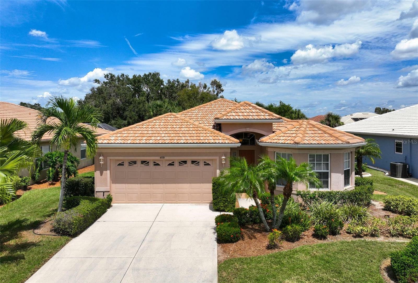 Property Photo:  409 Pinewood Lake Drive  FL 34285 