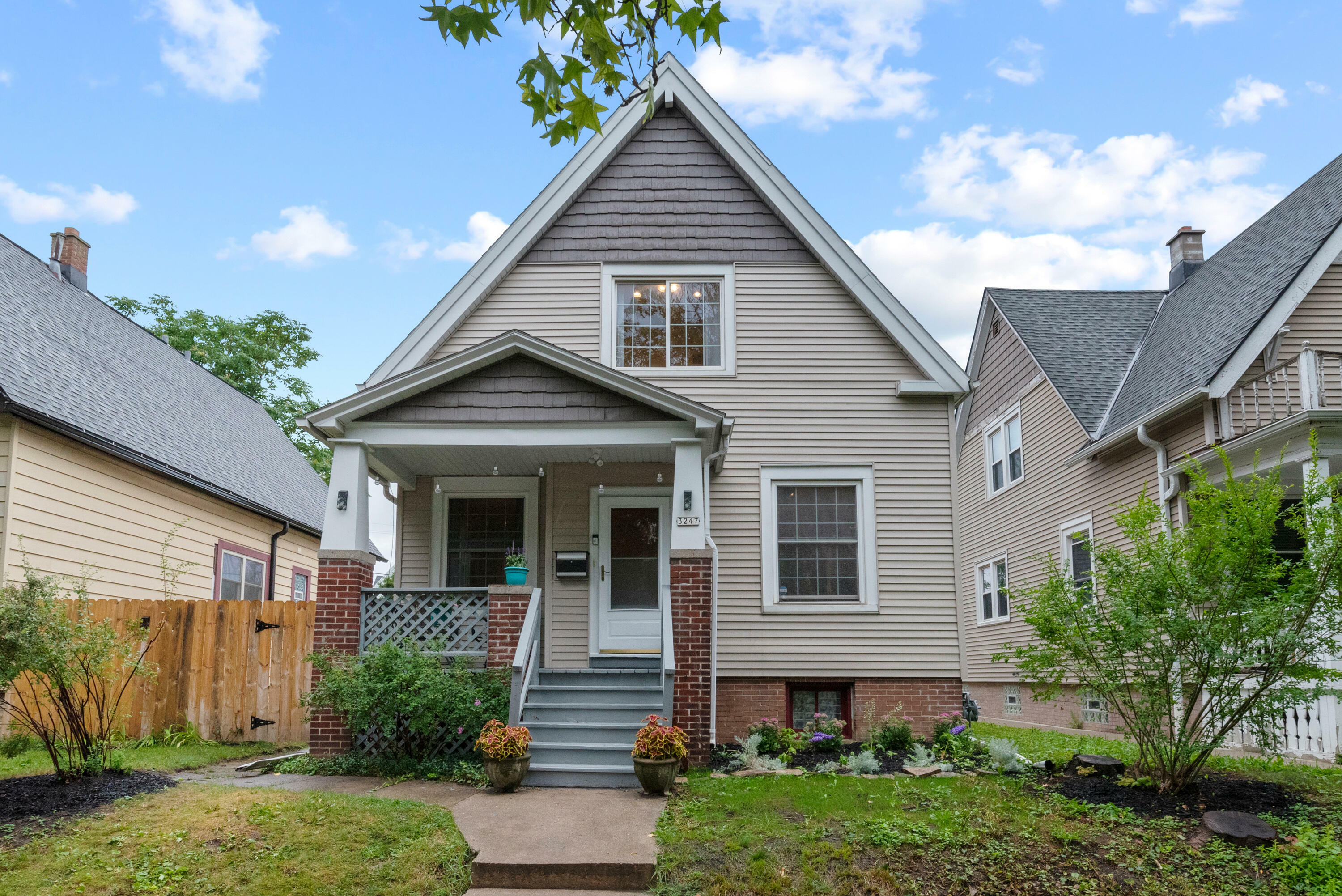 Property Photo:  3247 N Booth St  WI 53212 