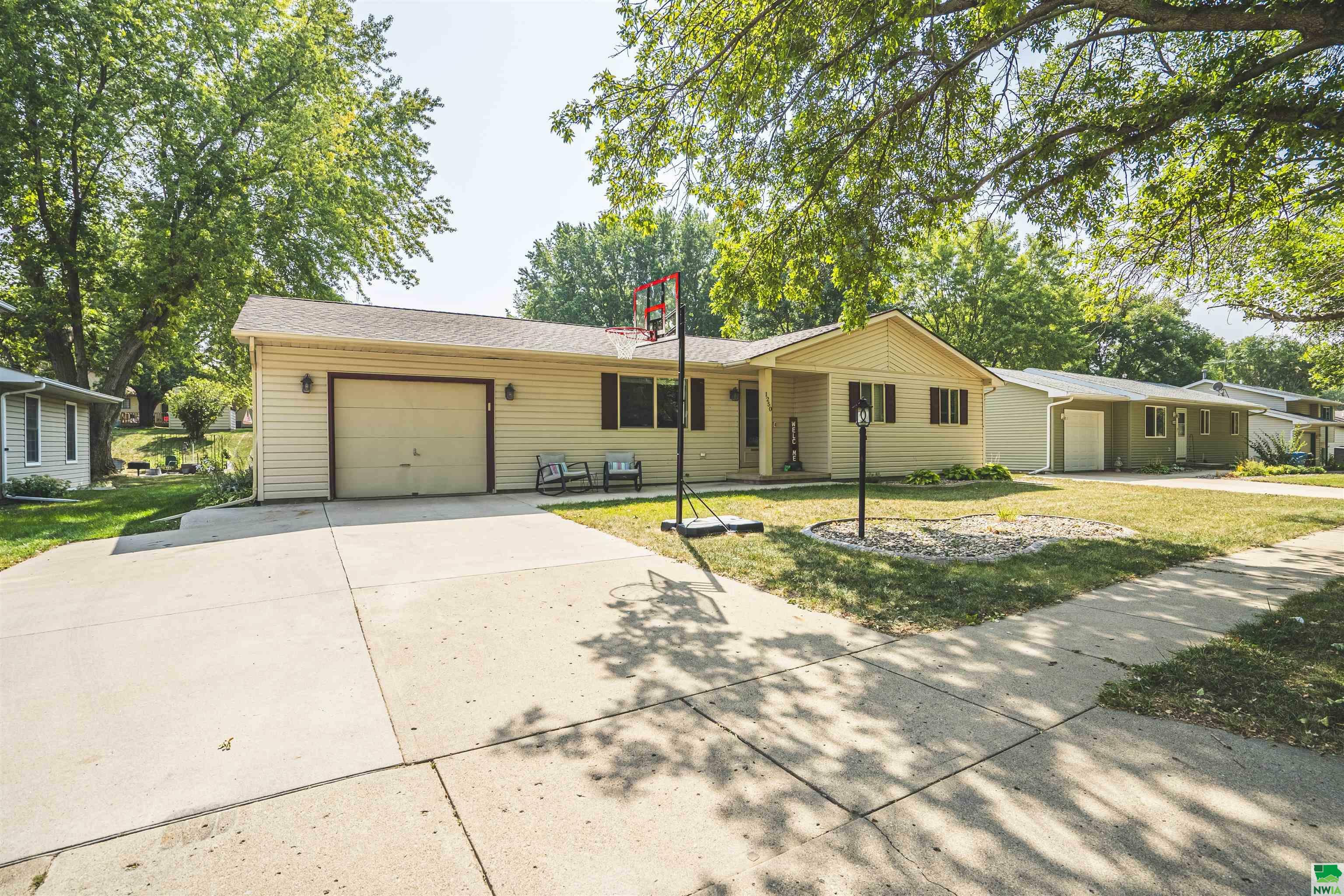 Property Photo:  1250 Adler Drive SE  IA 51031 