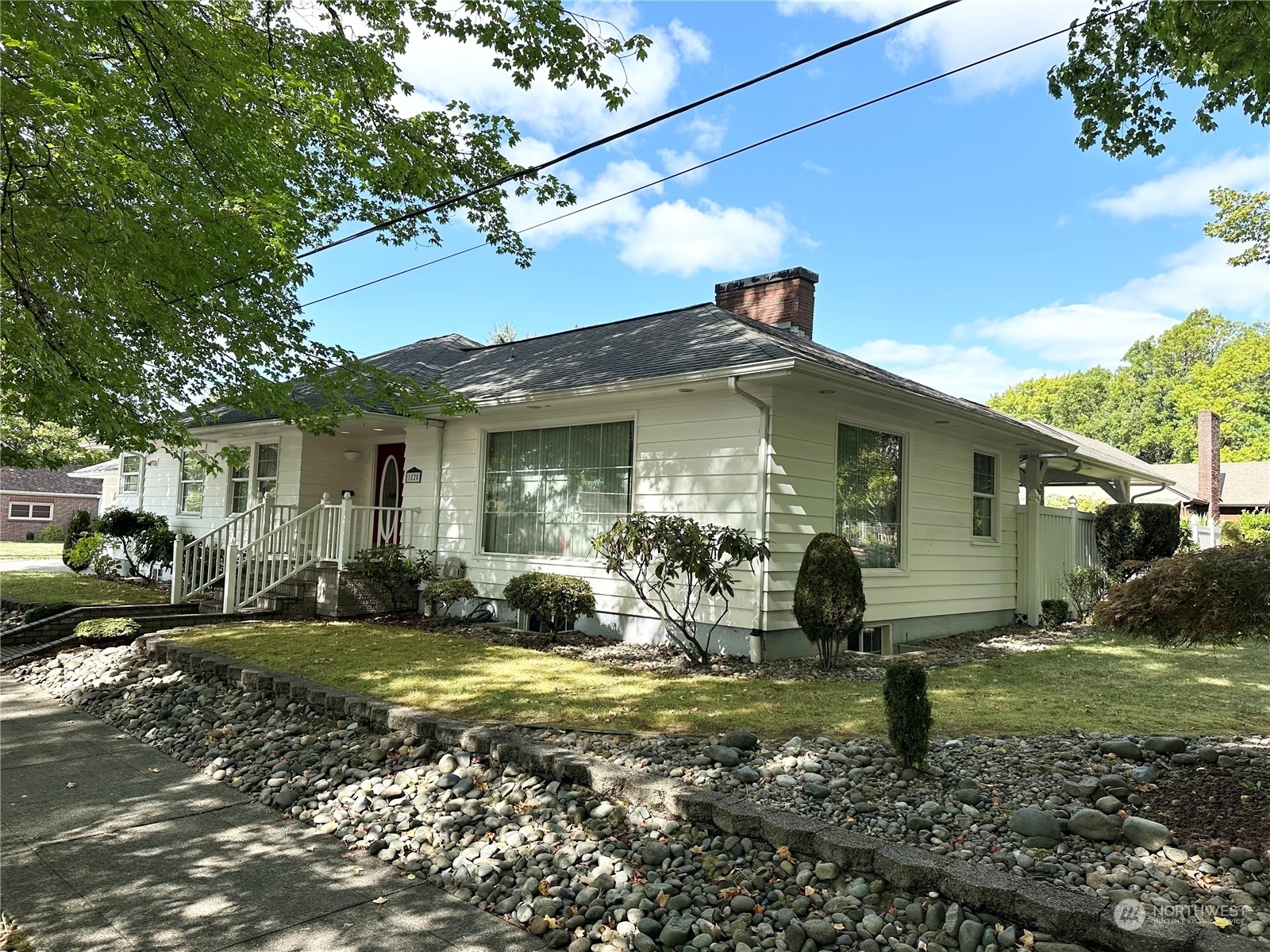 Property Photo:  1820 Louisiana Street  WA 98632 