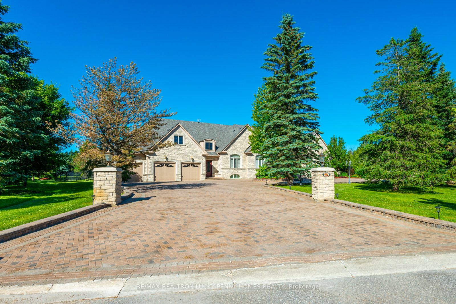 Property Photo: 22 Riverstone Crt ON L0G1V0
