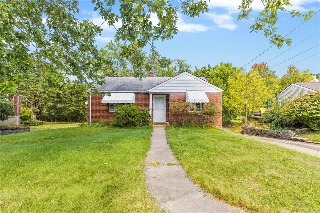 Property Photo:  8140 Remington Drive  PA 15237 