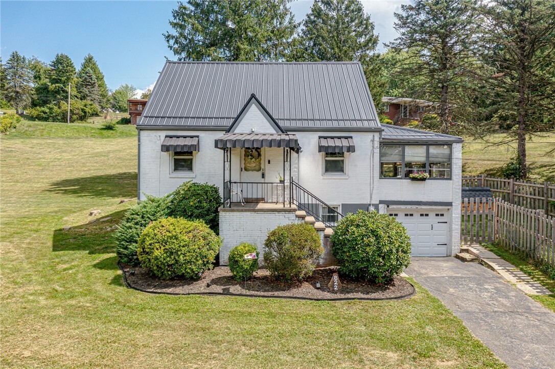 Property Photo:  822 Romeo Drive  PA 15063 