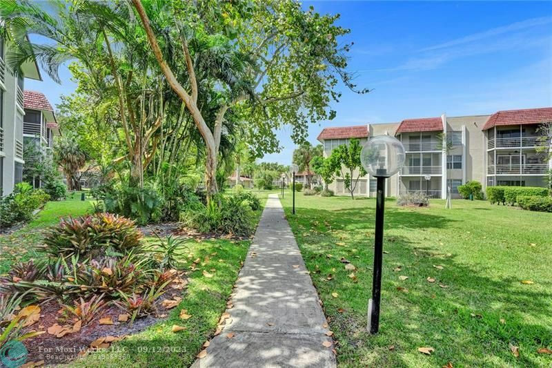 Property Photo: 3511 Inverrary Dr K 208 FL 33319