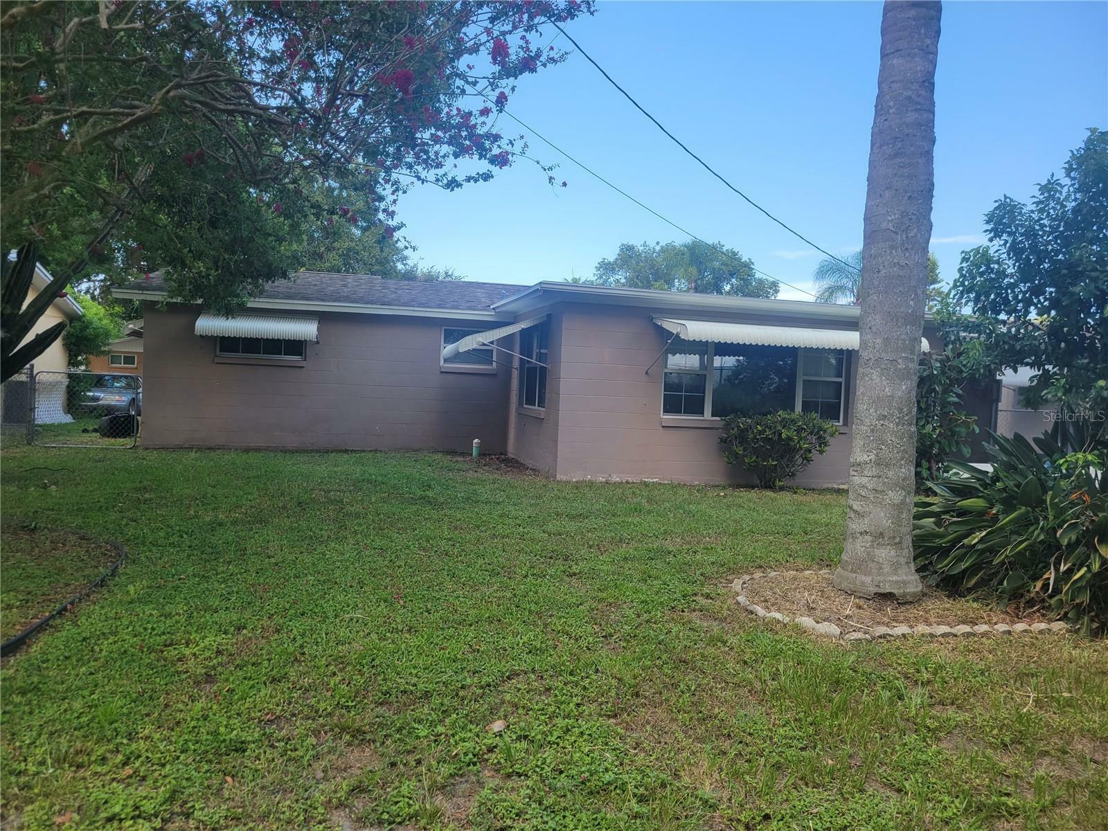 Property Photo: 3748 Pensdale Drive FL 34652