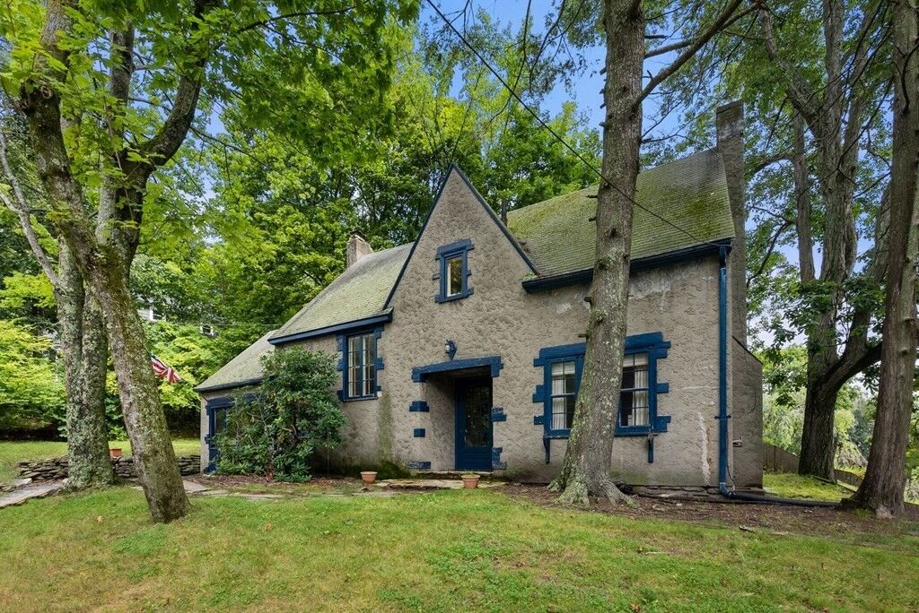 Property Photo: 32 Moreland St MA 01609