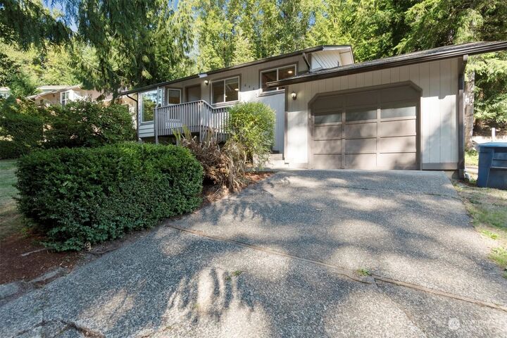 Property Photo:  606 N 23rd Avenue  WA 98626 