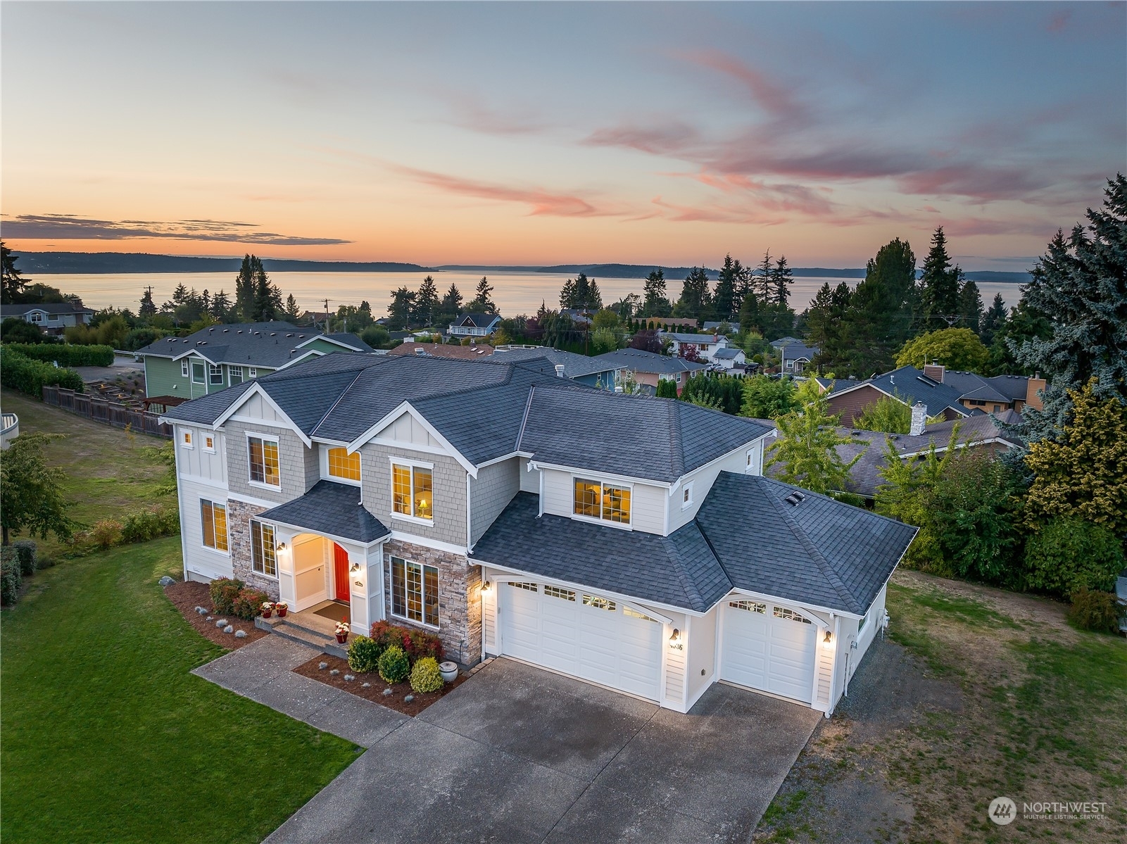 Property Photo:  4936 Ocean Avenue  WA 98203 