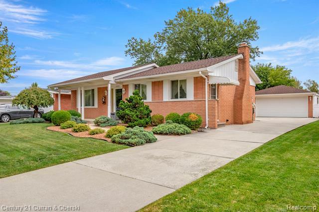 Property Photo: 14943 Yorkshire Street MI 48195