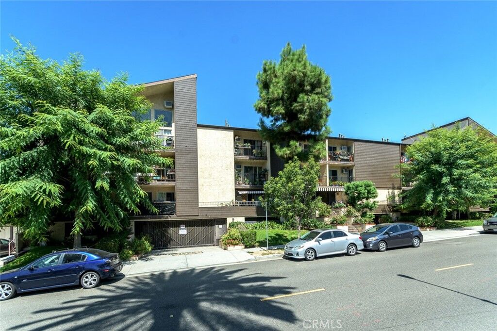 Property Photo:  365 Burchett Street 119  CA 91203 