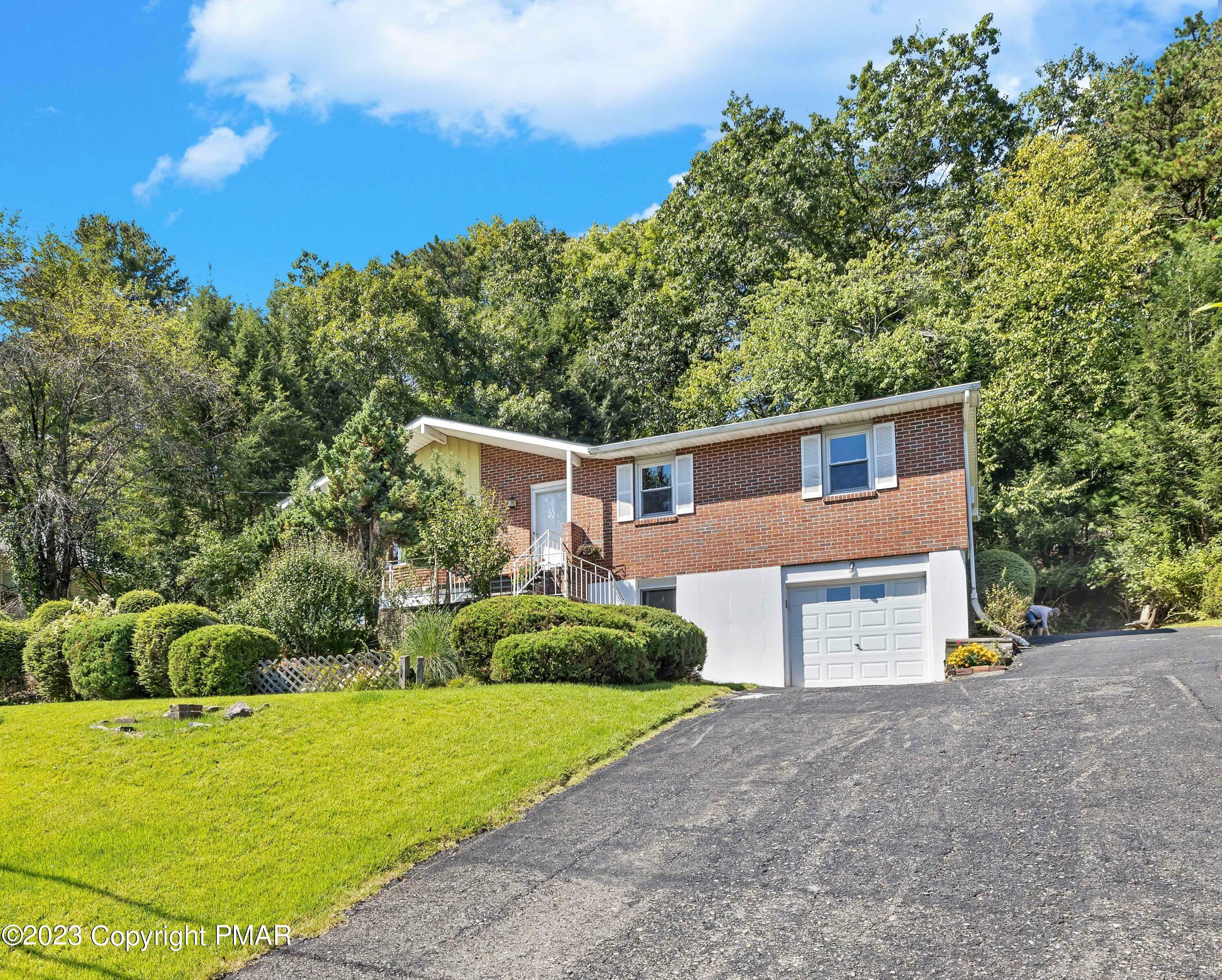2227 Clearview Drive  East Stroudsburg PA 18302 photo