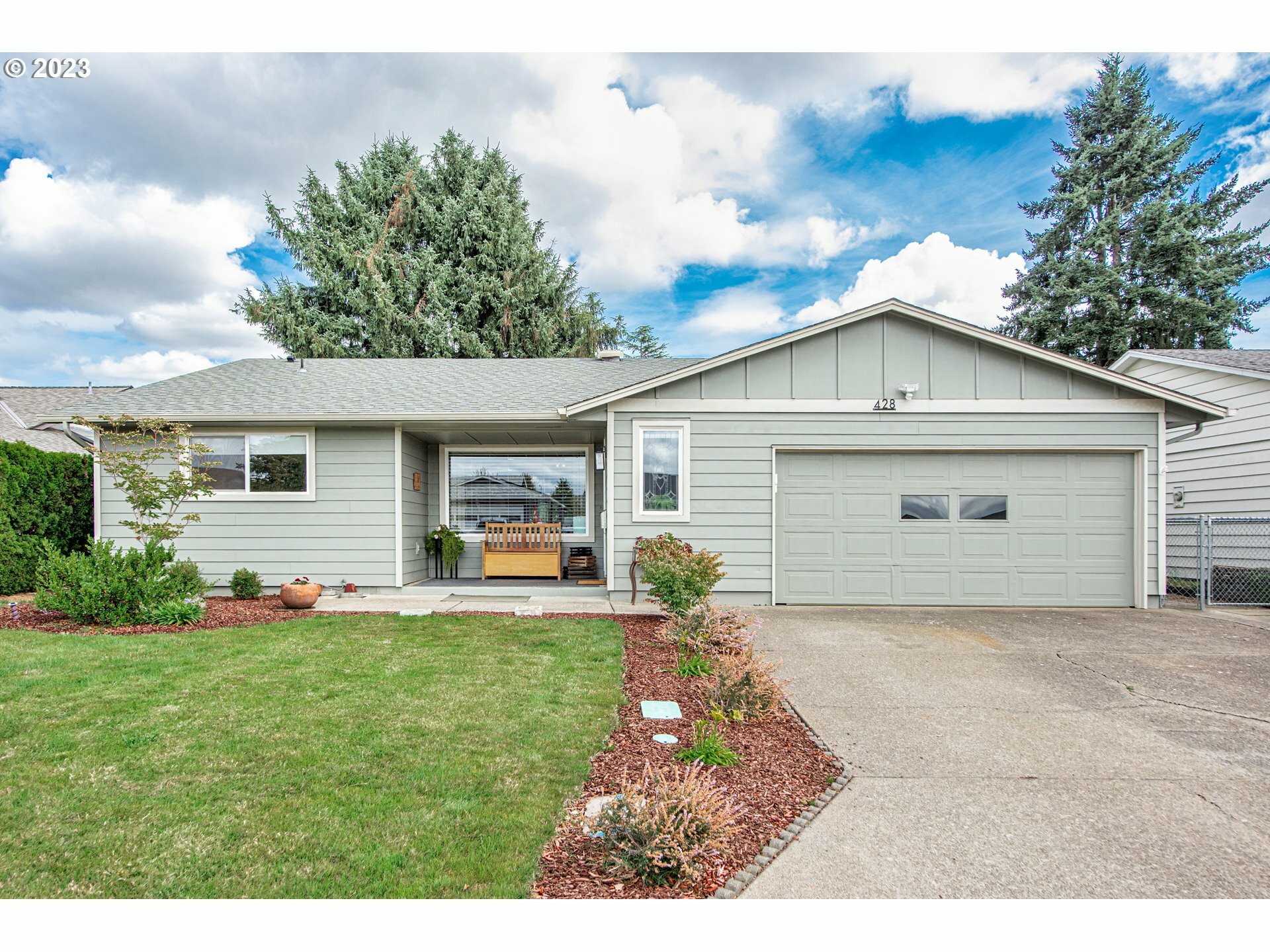 428 S Columbia Dr  Woodburn OR 97071 photo