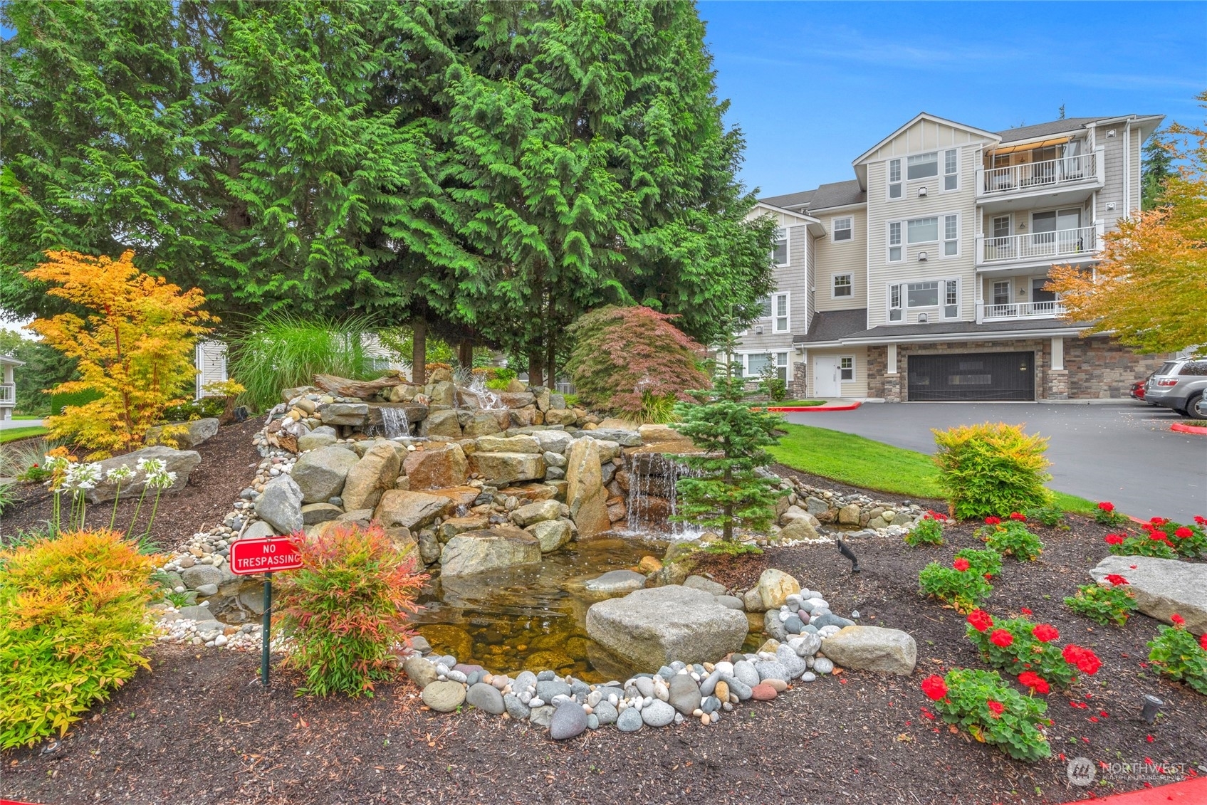 Property Photo: 5600 Harbour Pointe Blvd 2-406 WA 98275
