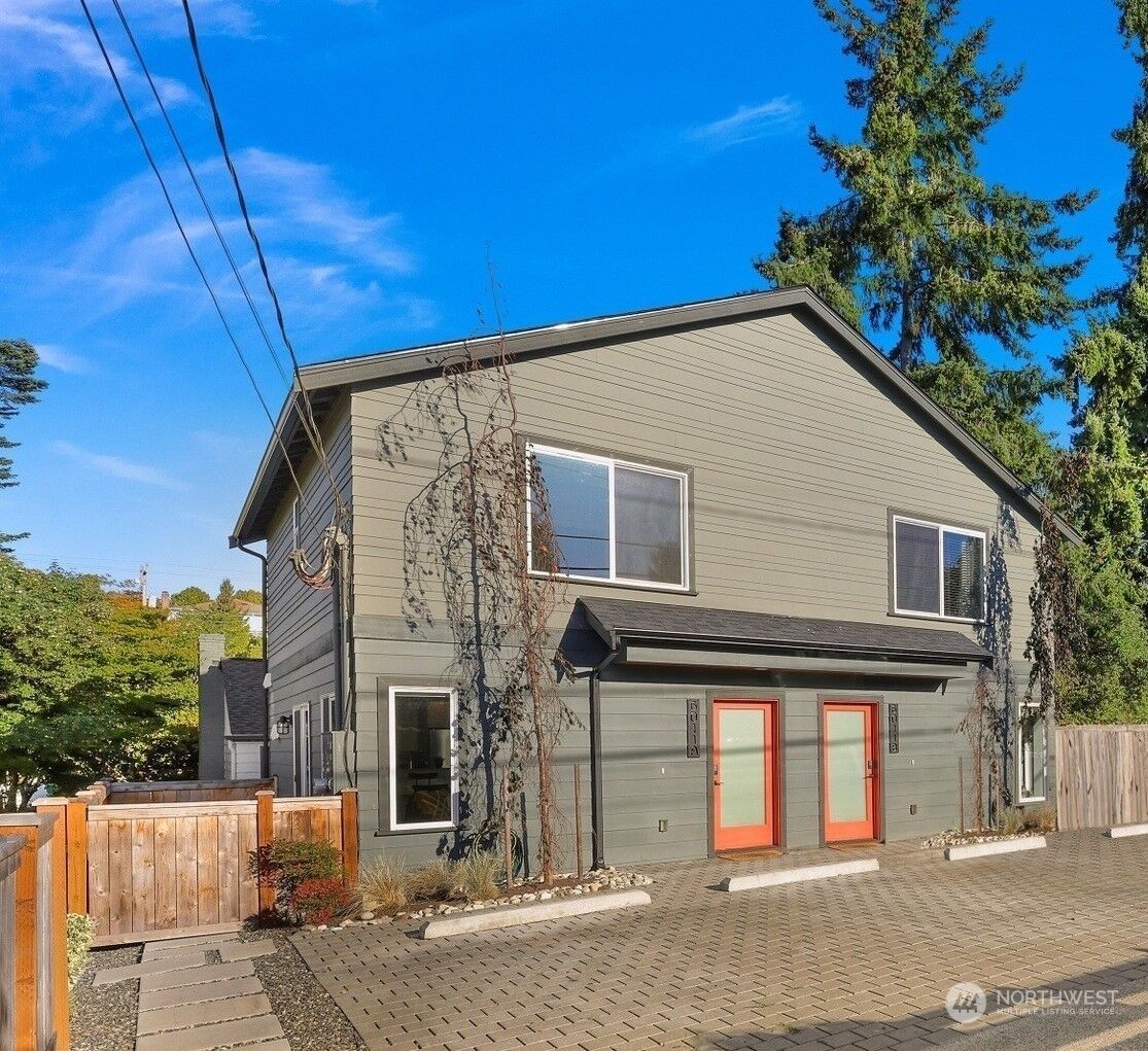 MLS#2160761: 6011 37th Avenue SW A, Seattle, WA 98126