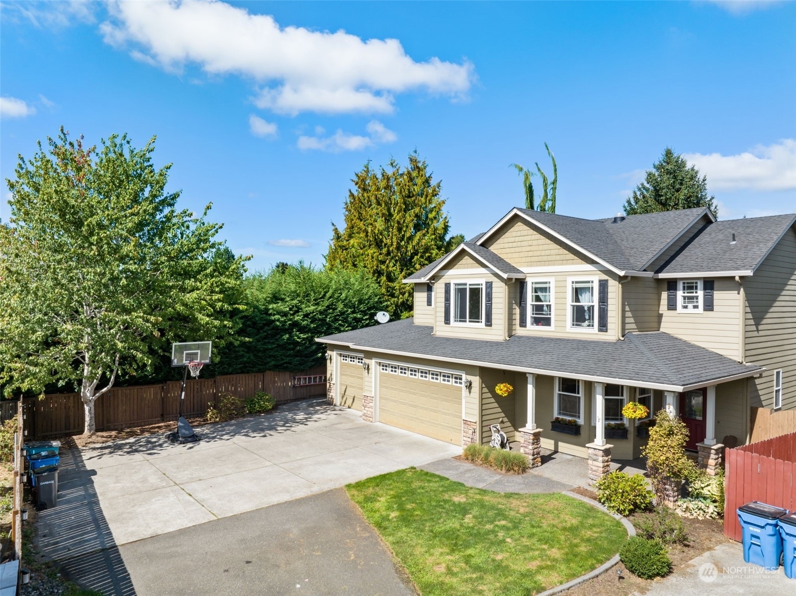 Property Photo:  10510 NW 2nd Court  WA 98685 