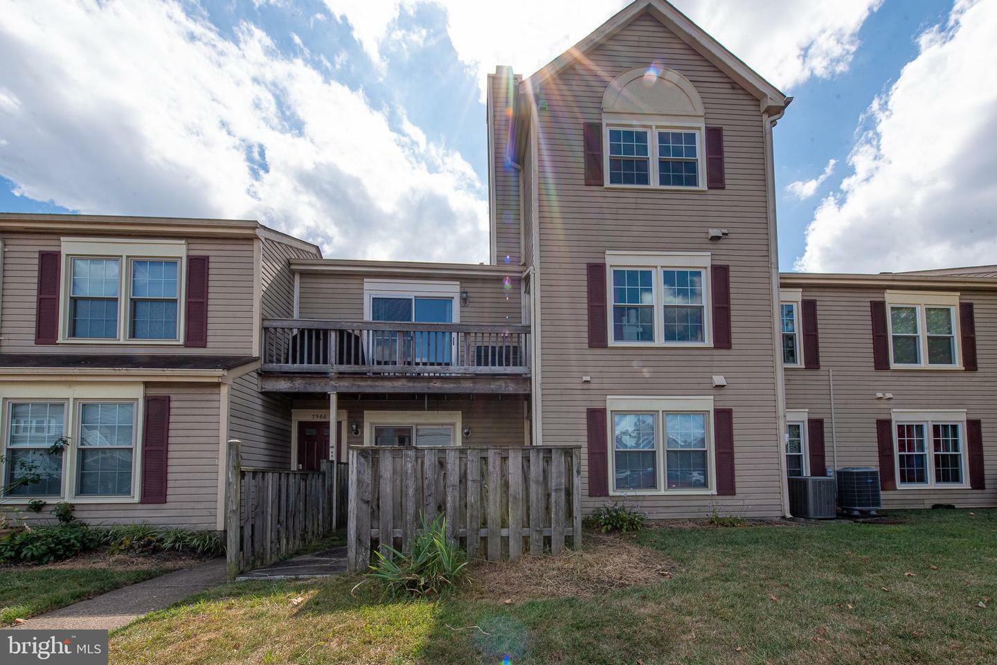 Property Photo: 7564 Belle Grae Drive VA 20109