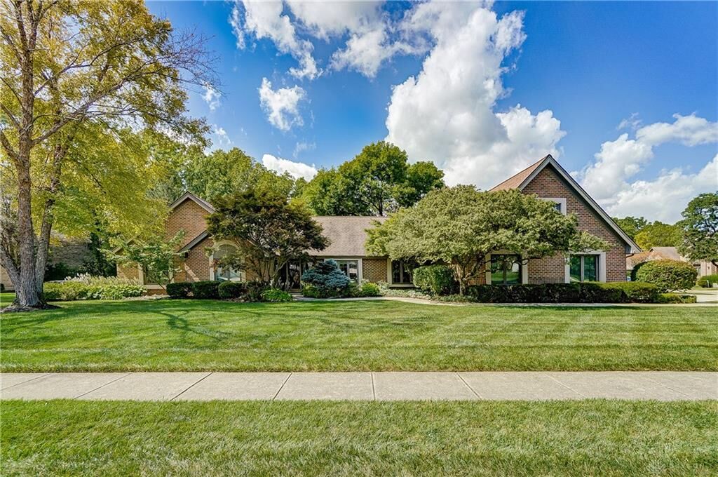 Property Photo: 2476 Severn Lane OH 45459