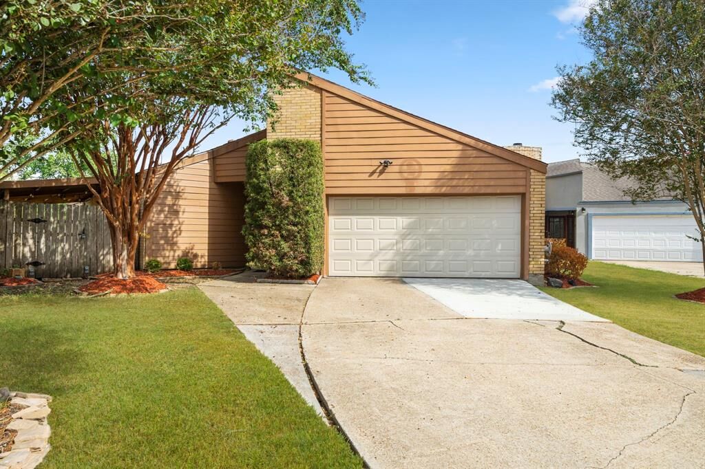 Property Photo: 10811 Kirkbend Drive TX 77089
