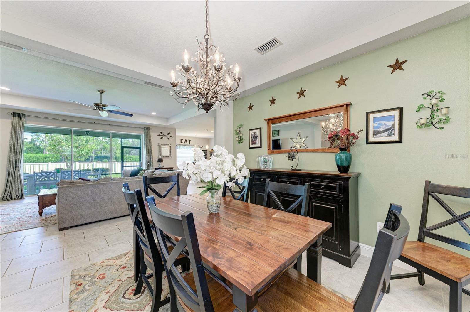 Property Photo: 1130 Thornbury Drive FL 34219